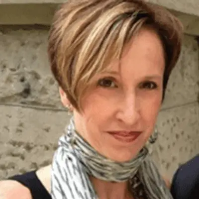 Jennifer E - TMS psychiatrist in Oak Brook