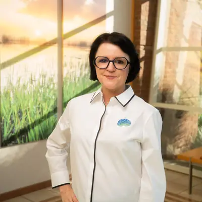 Alina M - TMS psychiatrist in Jacksonville
