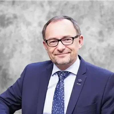 Robert G - TMS psychiatrist in NEWPORT BEACH